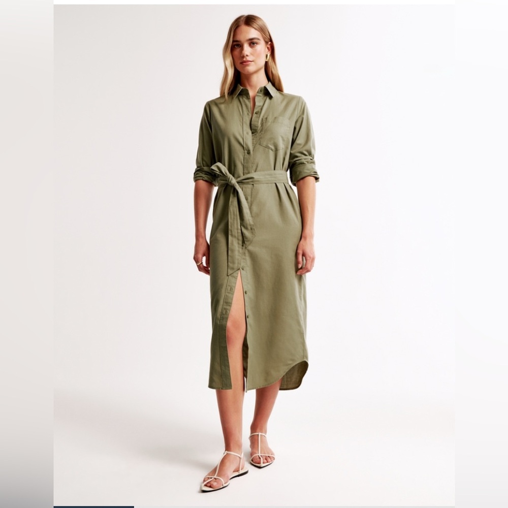 New w/tags: Abercrombie & Fitch Long-Sleeve Belted Short Dress. Size: MP